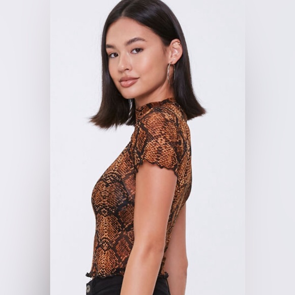 BRAND NEW Forever 21  knit mesh tee snakeskin print short sleeves size M - Picture 3 of 8